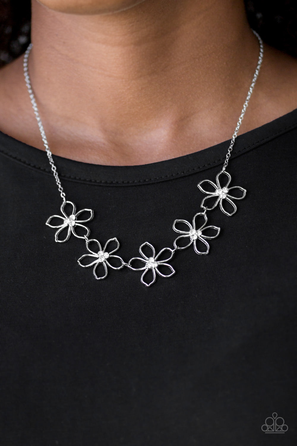 Paparazzi ♥ Hoppin Hibiscus - White ♥  Necklace