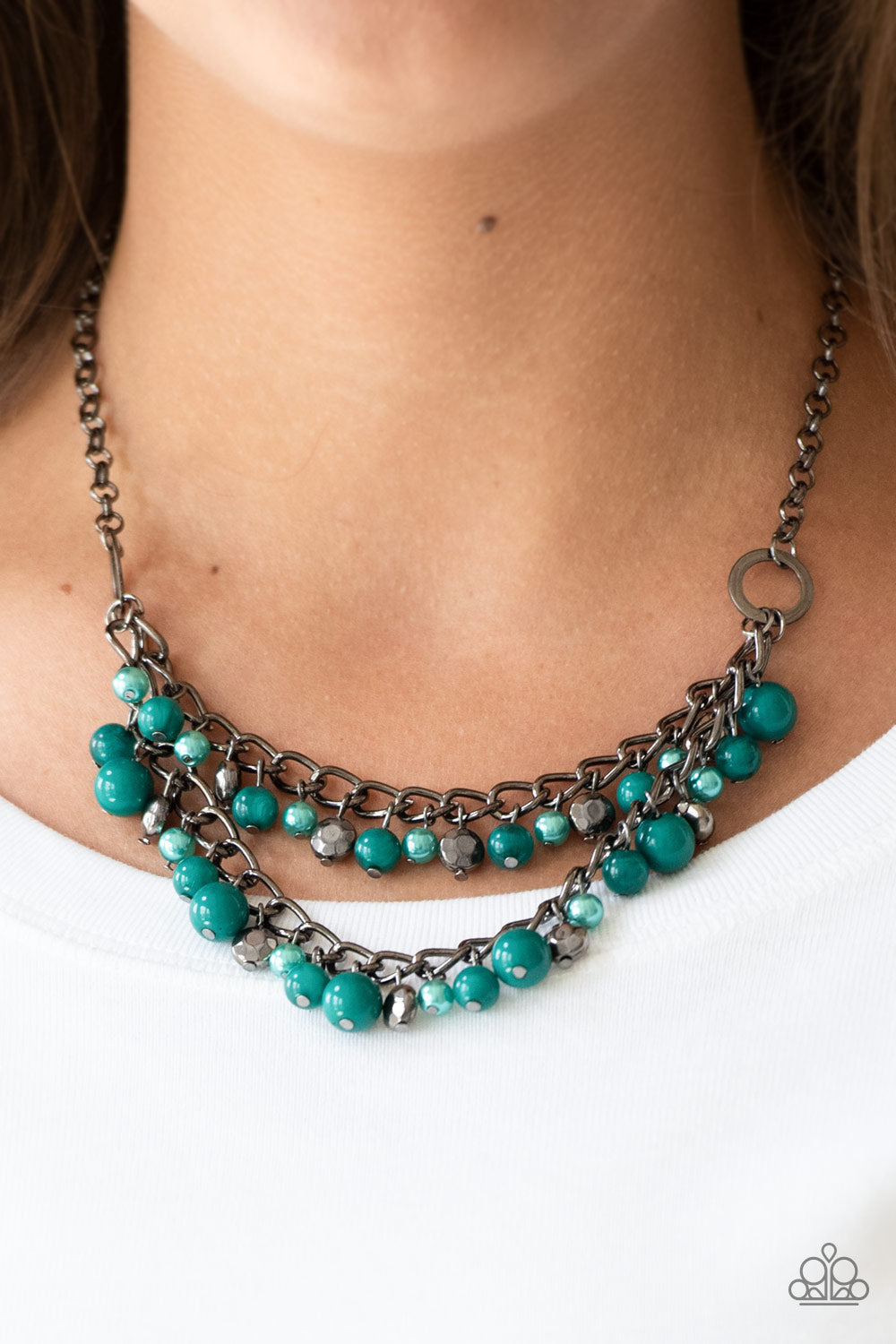 Paparazzi ♥ Watch Me Now - Green ♥  Necklace