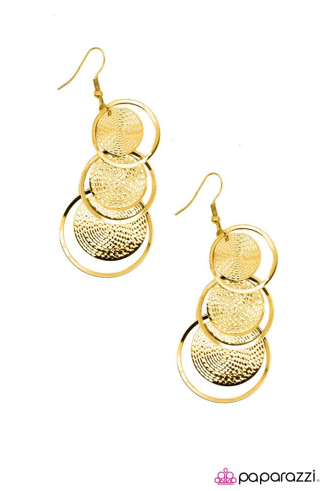 Paparazzi ♥ Object Of My Affection - Gold ♥ Earrings