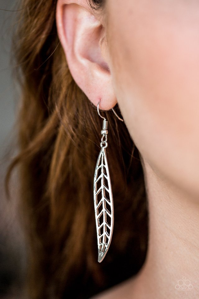 Paparazzi ♥ Feelin Feathery - Silver ♥ Earrings