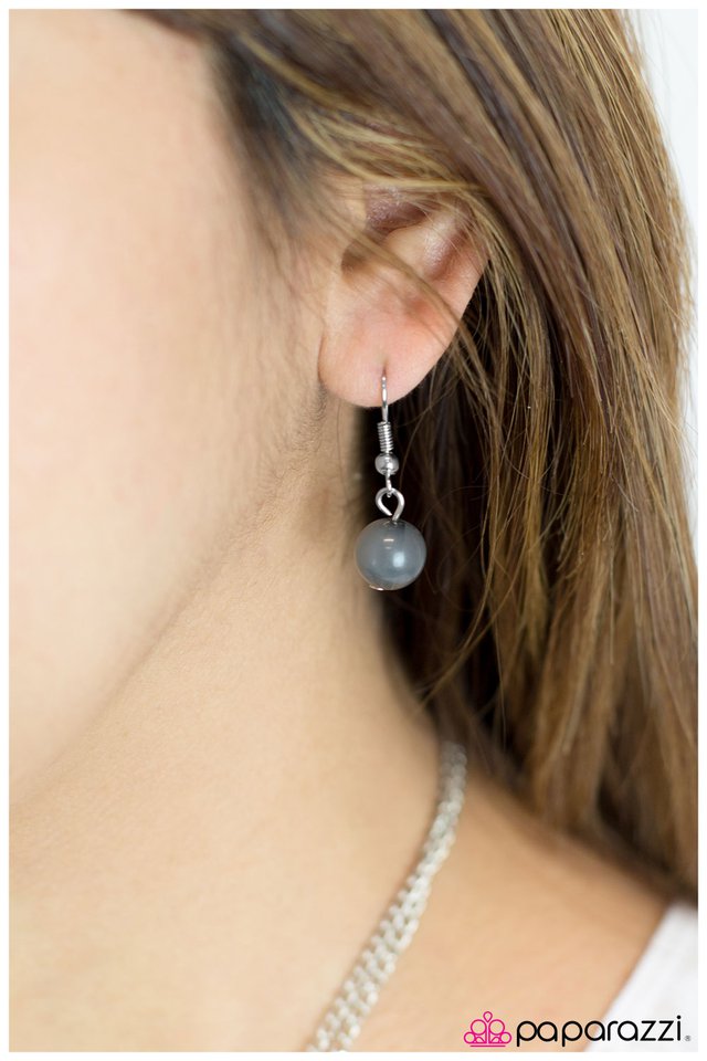 Paparazzi ♥ Shadow Dancer - Silver ♥ Necklace