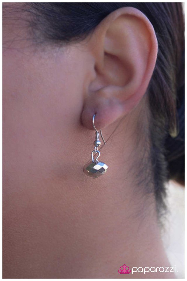 Paparazzi ♥ Back To Where We Started - Silver ♥ Necklace