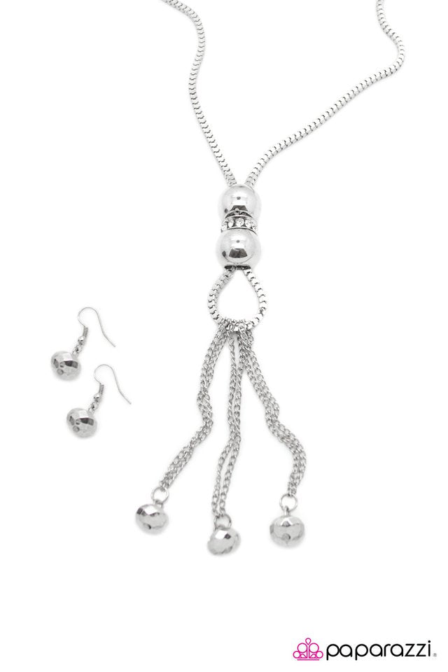 Paparazzi ♥ Back To Where We Started - Silver ♥ Necklace