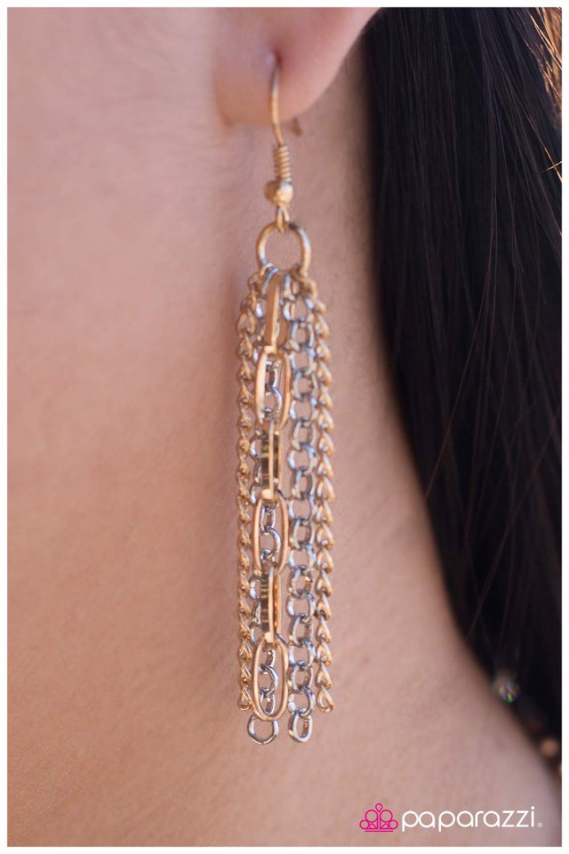 Paparazzi ♥ Right On Key - Gold ♥ Necklace