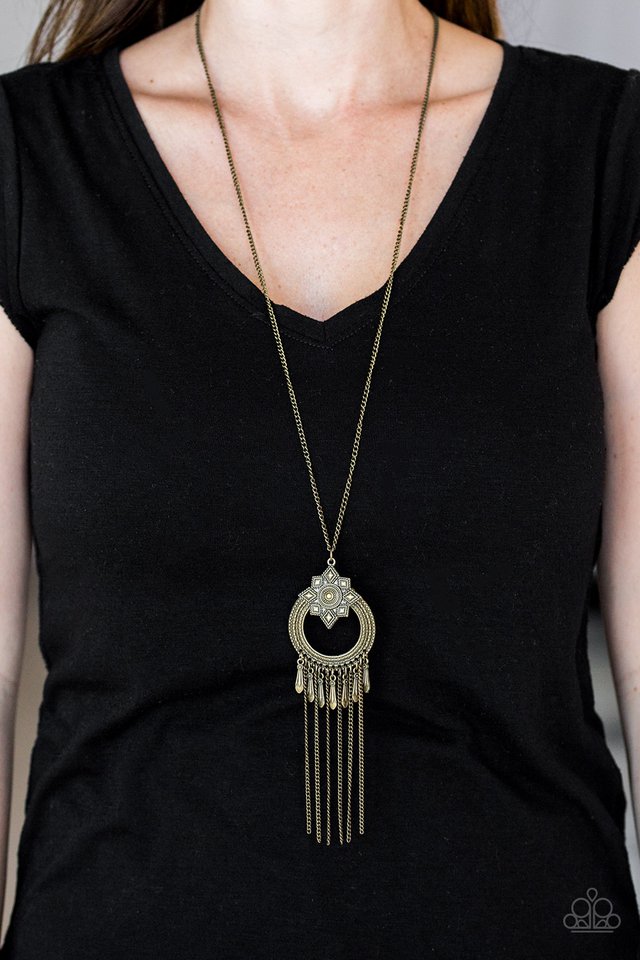 Paparazzi ♥ My Main MANTRA - Brass ♥ Necklace