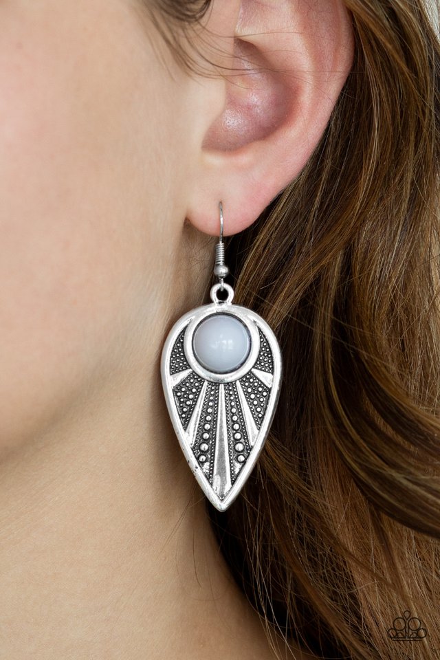 Paparazzi ♥ Take A WALKABOUT - Silver ♥ Earrings