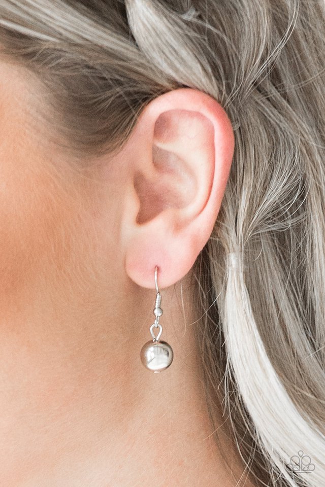 Paparazzi ♥ RITZ It All - Black ♥ Necklace