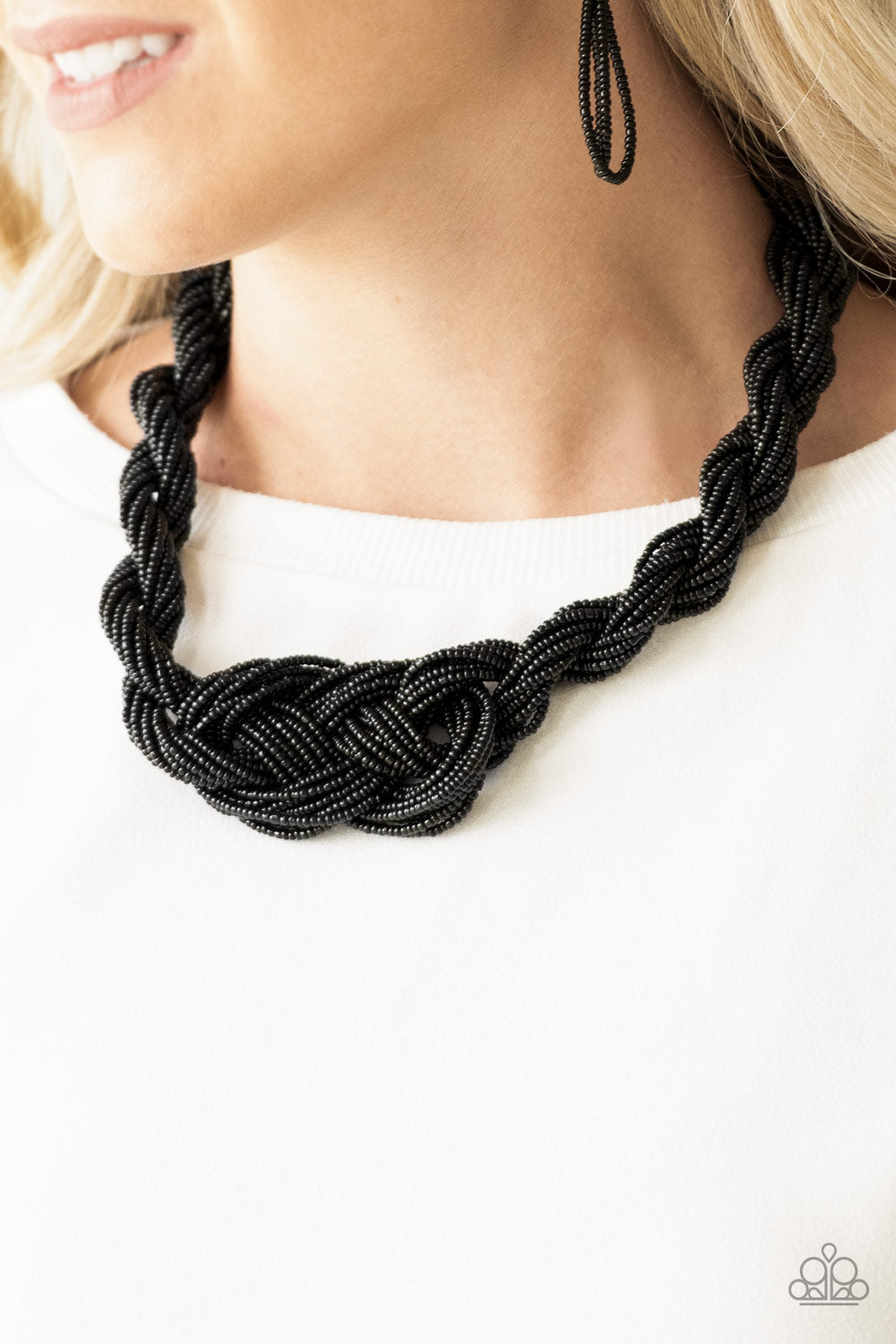 Paparazzi ♥ A Standing Ovation - Black ♥  Necklace
