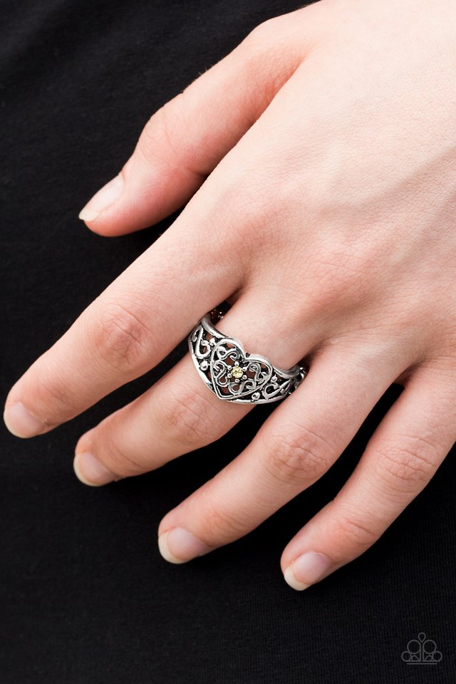 Paparazzi ♥ Dearly Beloved - Yellow ♥ Ring