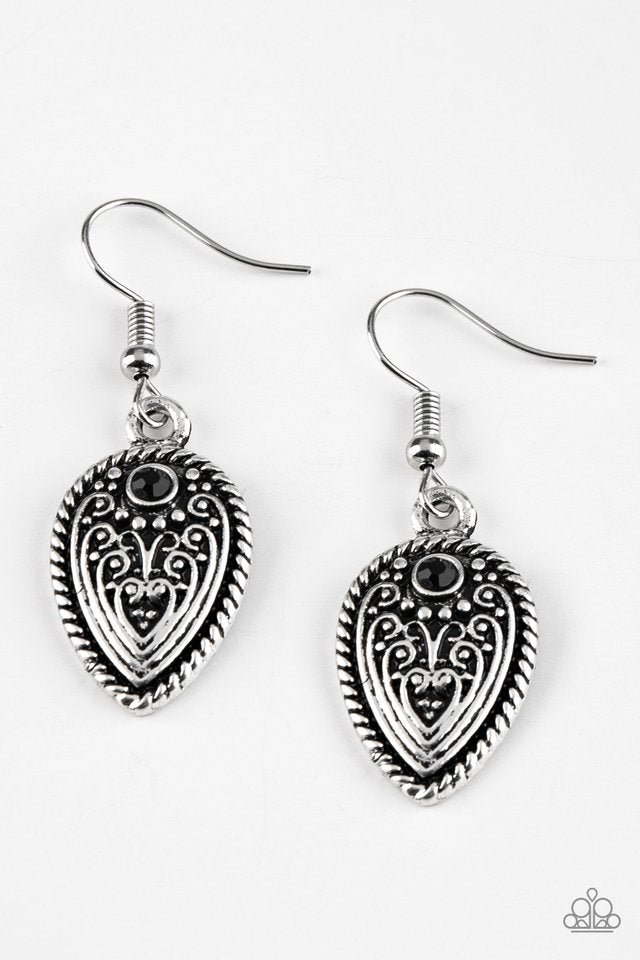 distance-pasture-black-p5da-bkxx-060xx