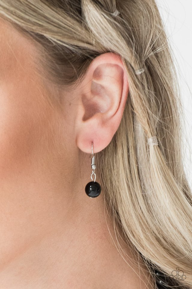 Paparazzi ♥ Showtime Shimmer - Black ♥ Necklace