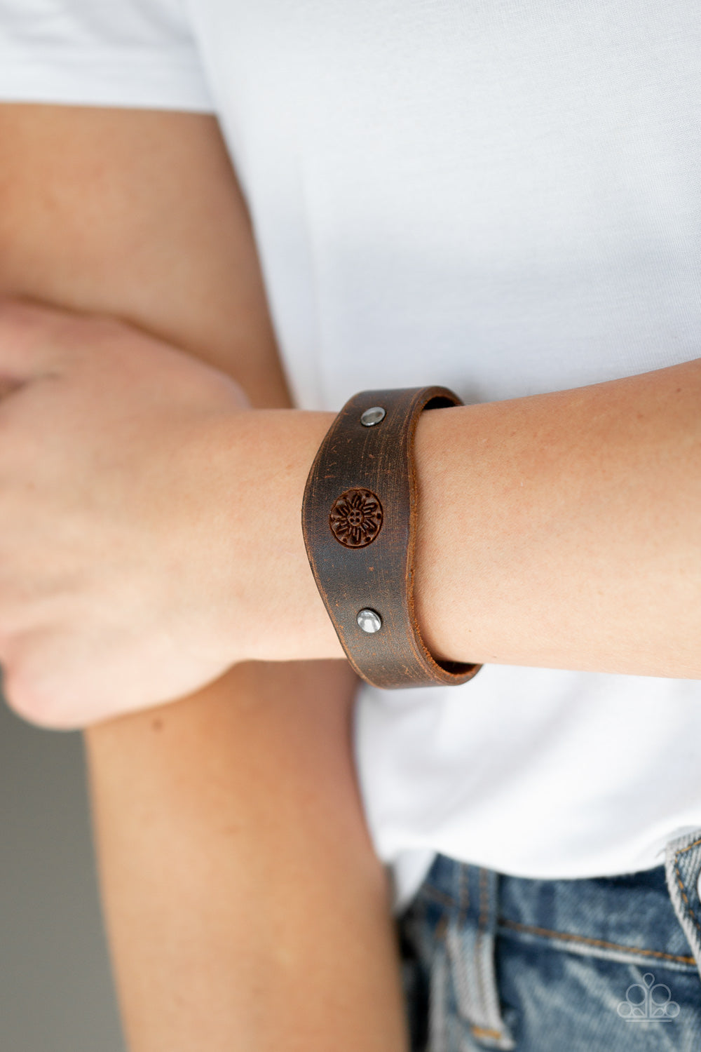 Paparazzi ♥ Pleasantly Pioneer - Brown ♥  Bracelet