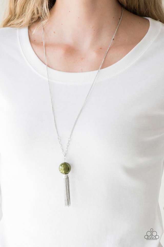 Paparazzi ♥ Belle Of The BALLROOM - Green ♥ Necklace