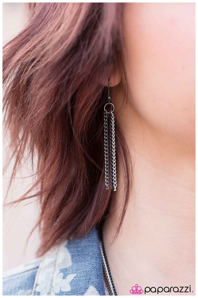 Paparazzi ♥ KNOT A Chance! - Black ♥ Necklace