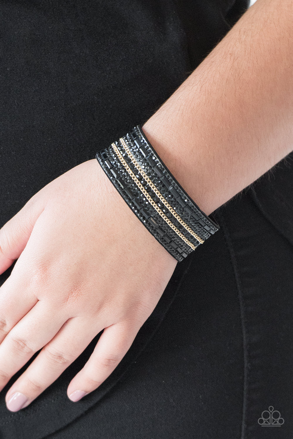 Paparazzi ♥ Rebel Radiance - Black ♥  Bracelet