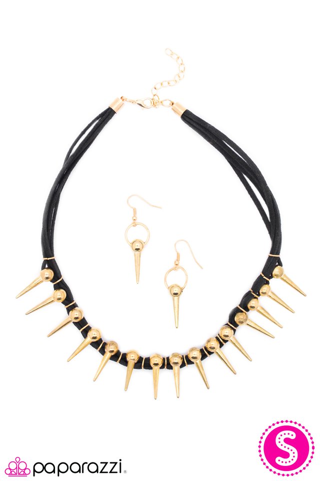Paparazzi ♥ Dangerous PerSUEDEsions - Black ♥ Necklace