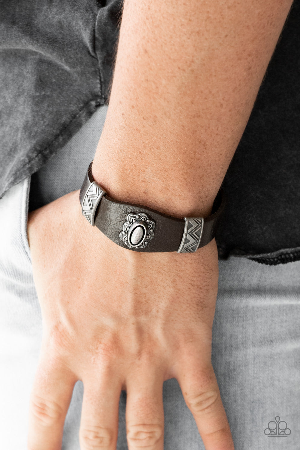 Paparazzi ♥ Western Romance - Brown ♥  Bracelet