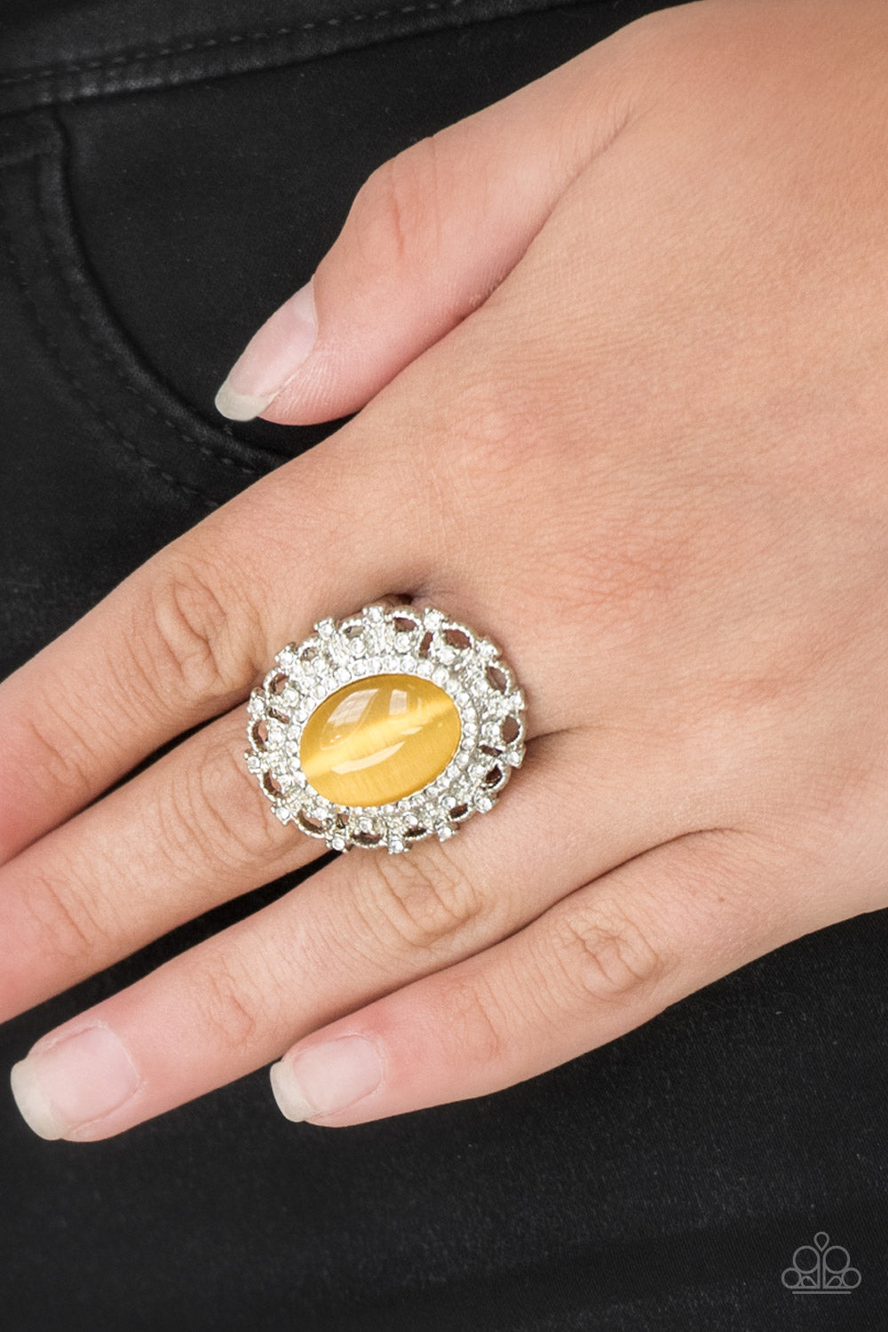 Paparazzi ♥ BAROQUE The Spell - Yellow ♥  Ring