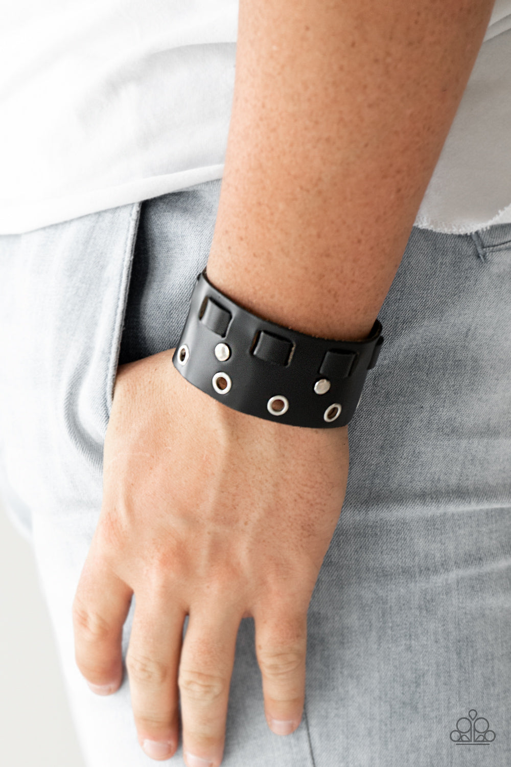 Paparazzi ♥ Mainstreet Motocross - Black ♥  Bracelet