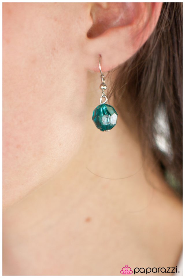 Paparazzi ♥ Shell Shocked - Blue ♥ Necklace