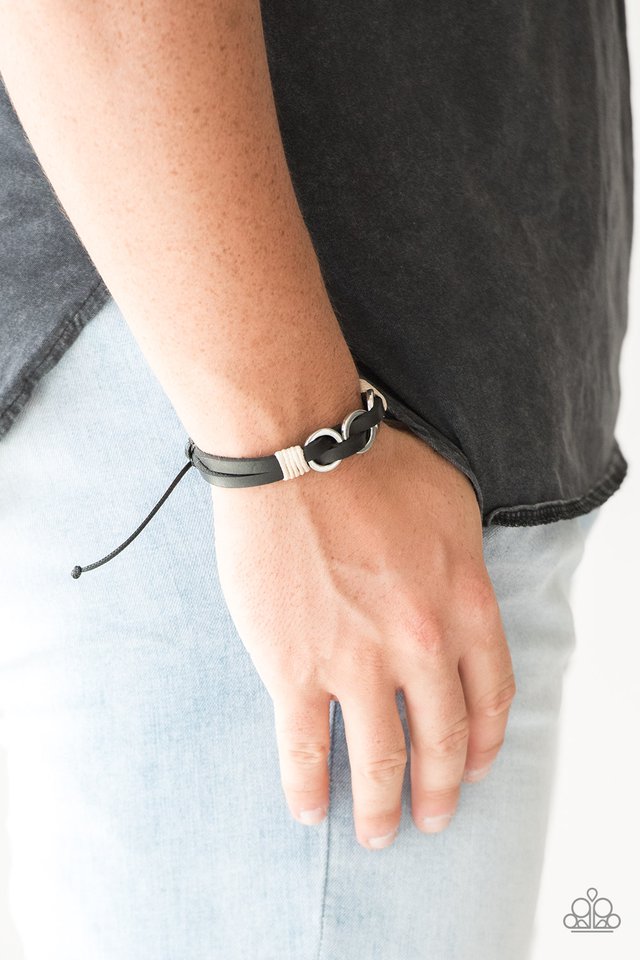 Paparazzi ♥ Off-Road Tourist - Black ♥ Bracelet