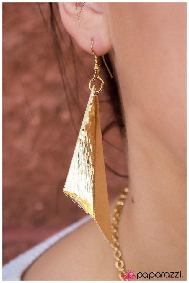 Paparazzi ♥ Bend the Rules - Gold ♥ Necklace