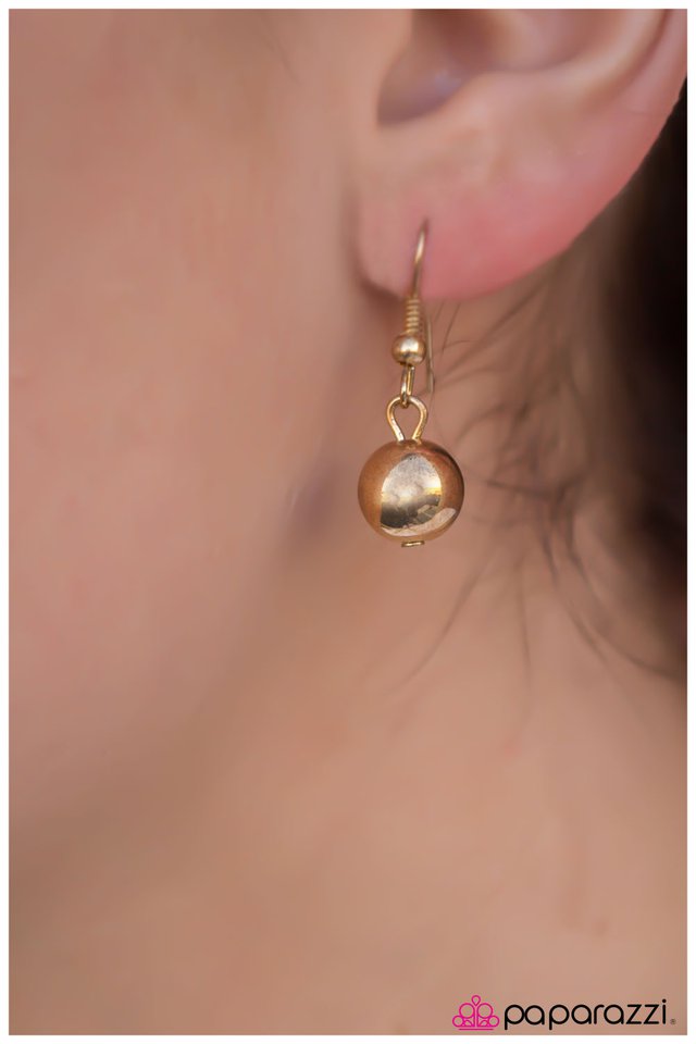 Paparazzi ♥ Watch Your Tone - Gold ♥ Necklace