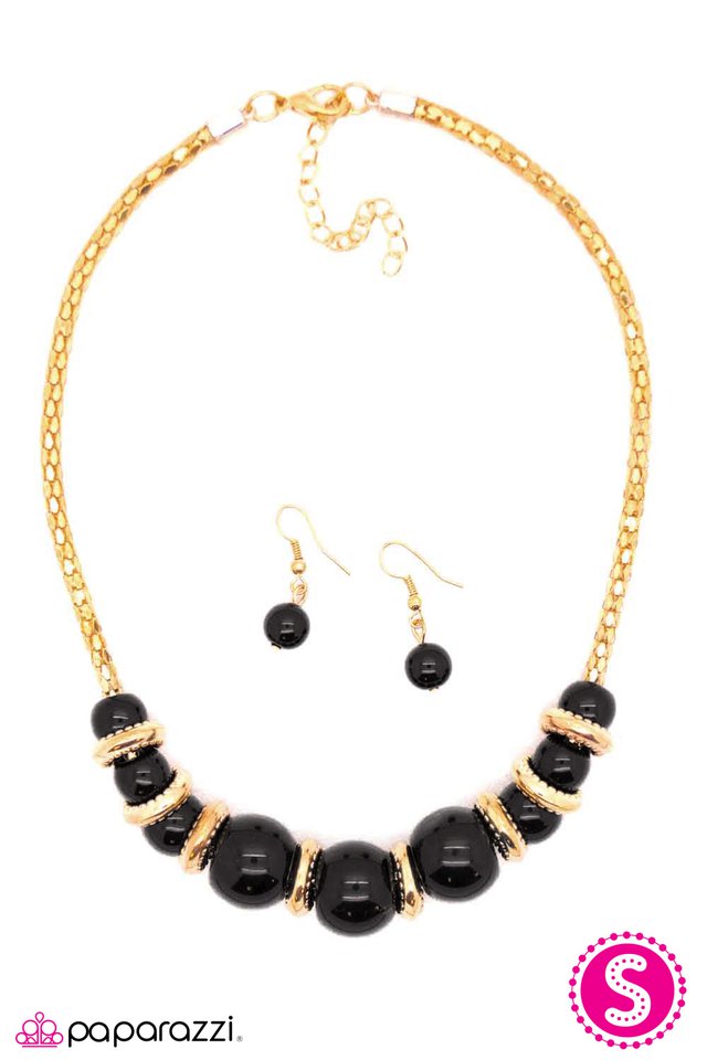 Paparazzi ♥ Ripples of Refinement - Gold ♥ Necklace