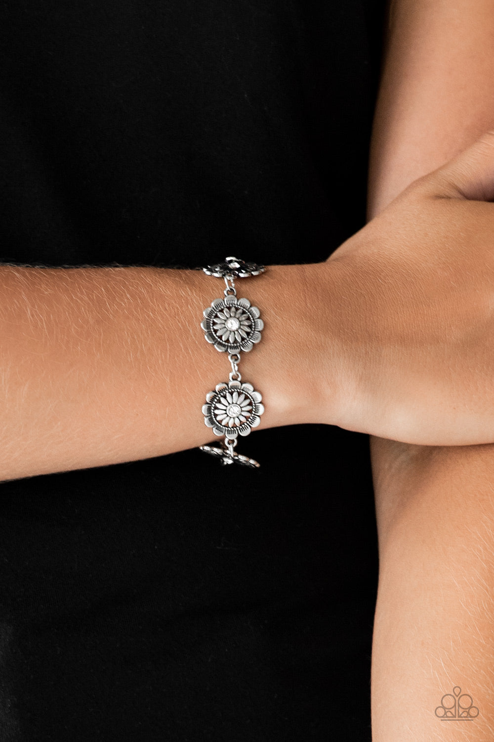 Paparazzi ♥ Funky Flower Child - White ♥  Bracelet