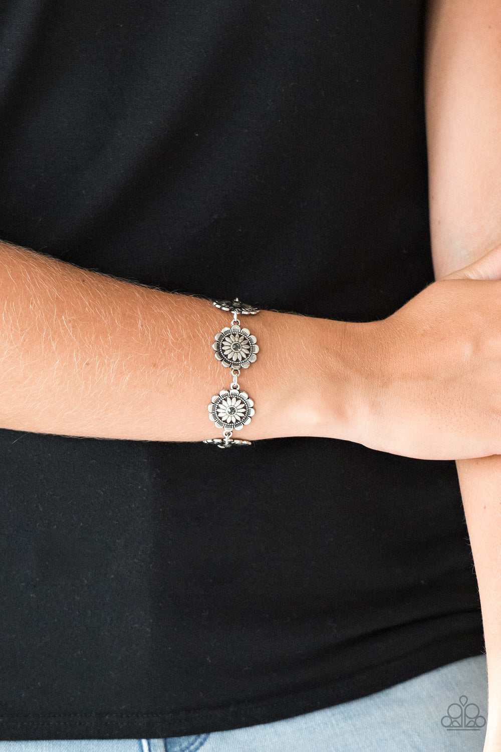 Paparazzi ♥ Funky Flower Child - Silver ♥  Bracelet