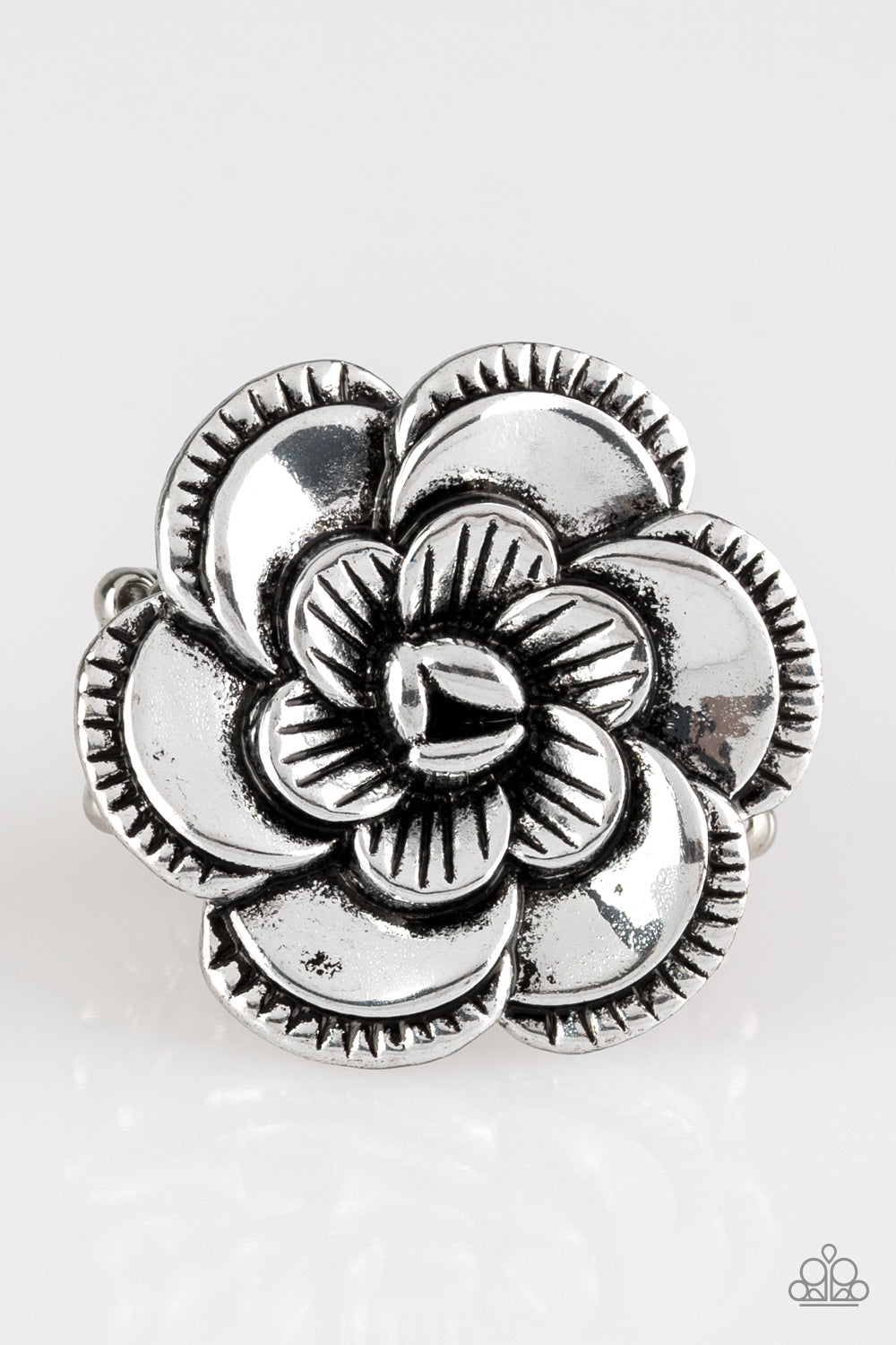 flowerbed-and-breakfast-silver-p4wh-svxx-117xx