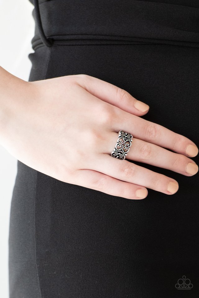 Paparazzi ♥ Tell Me How You Really FRILL - Silver ♥ Ring