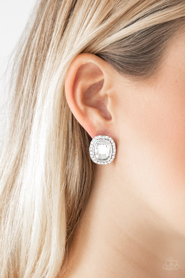 Paparazzi ♥ The Modern Monroe - White ♥ Post Earrings