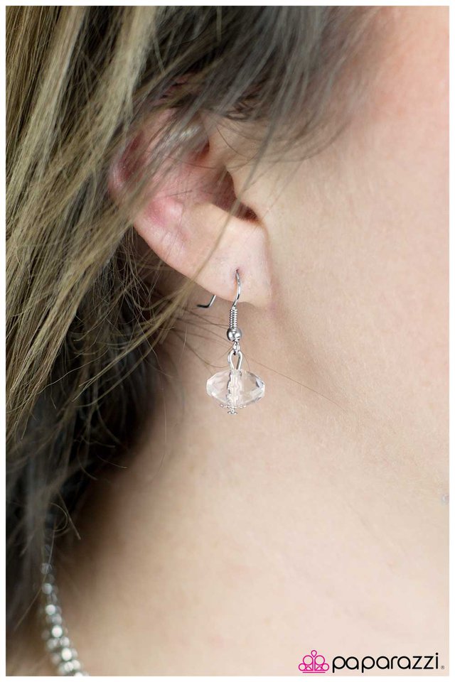 Paparazzi ♥ Dont Make Me Blush - White ♥ Necklace