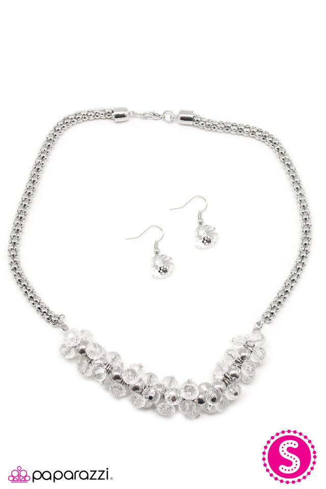 Paparazzi ♥ Dont Make Me Blush - White ♥ Necklace