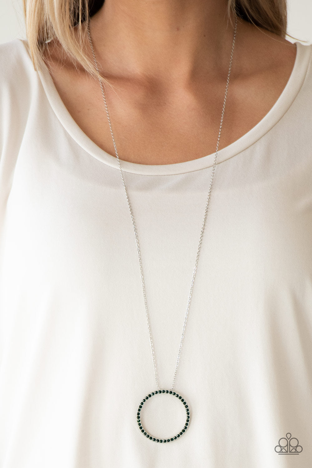 Paparazzi ♥ Center Of Attention - Green ♥  Necklace