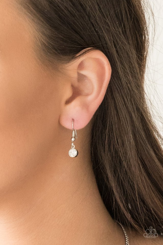 Paparazzi ♥ Chicly Centered - White ♥ Necklace