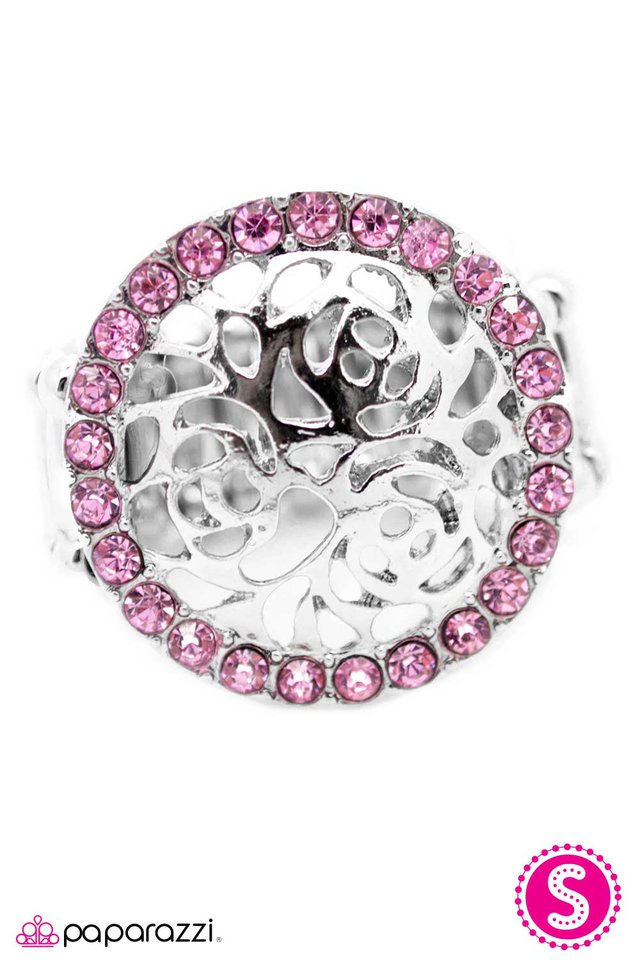 Paparazzi ♥ Out of My League - Pink ♥ Ring