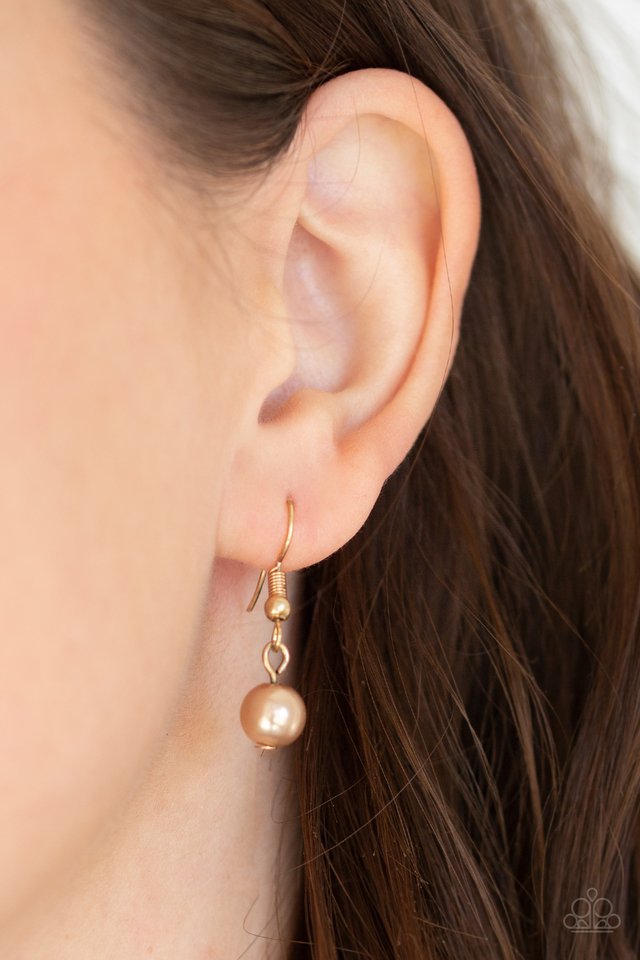 Paparazzi ♥ Pearl Promenade - Gold ♥ Necklace