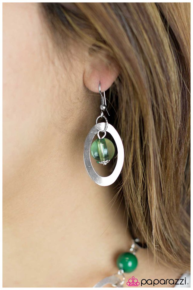 Paparazzi ♥ Leisurely Luminous - Green ♥ Necklace