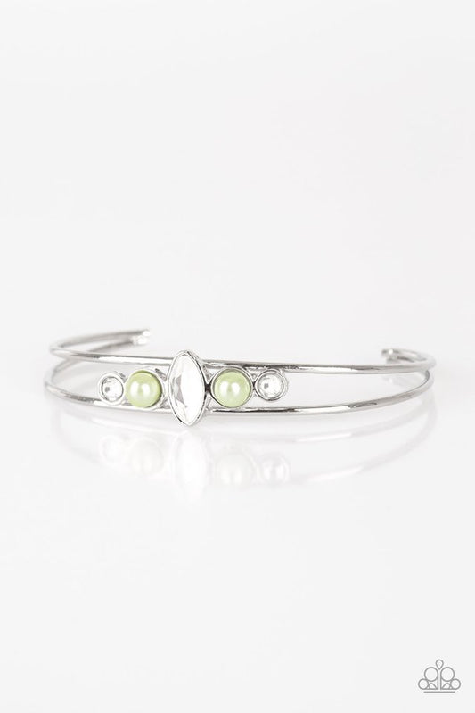 guest-of-a-guest-green-p9re-grxx-076xx