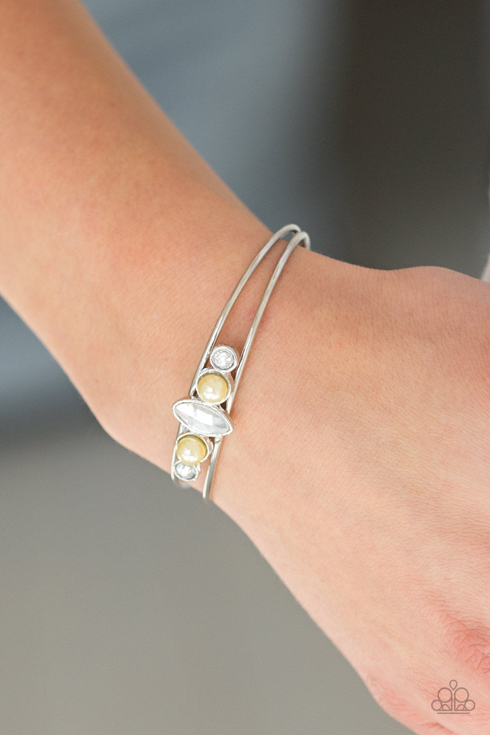 Paparazzi ♥ Guest Of A Guest - Yellow ♥  Bracelet