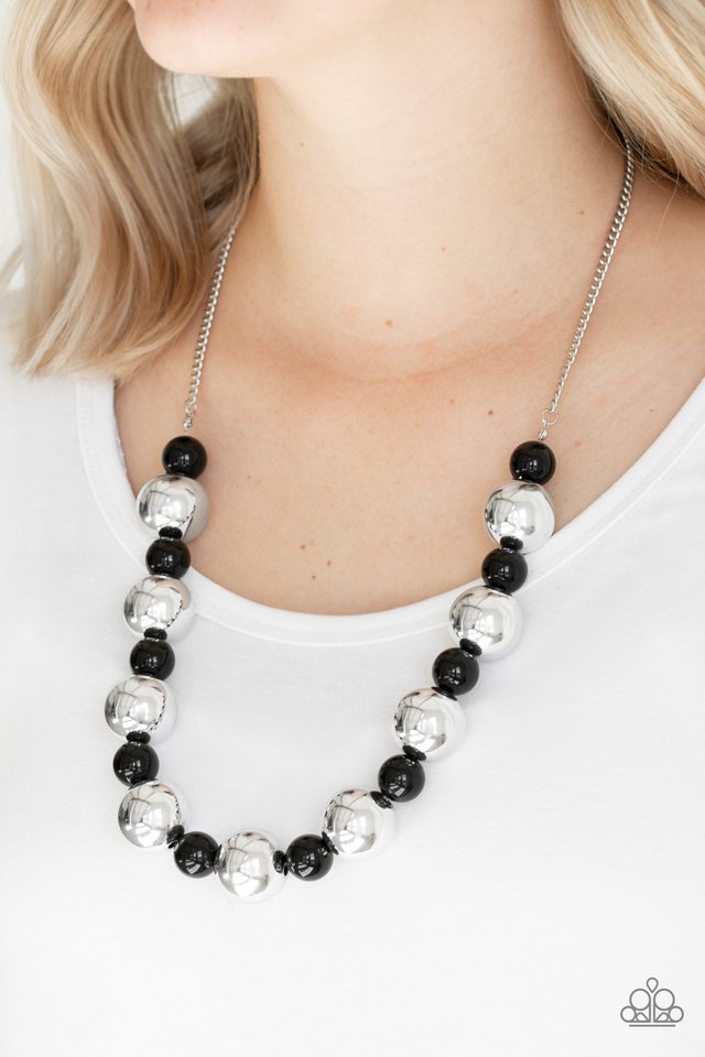 Paparazzi ♥ Top Pop - Black ♥ Necklace
