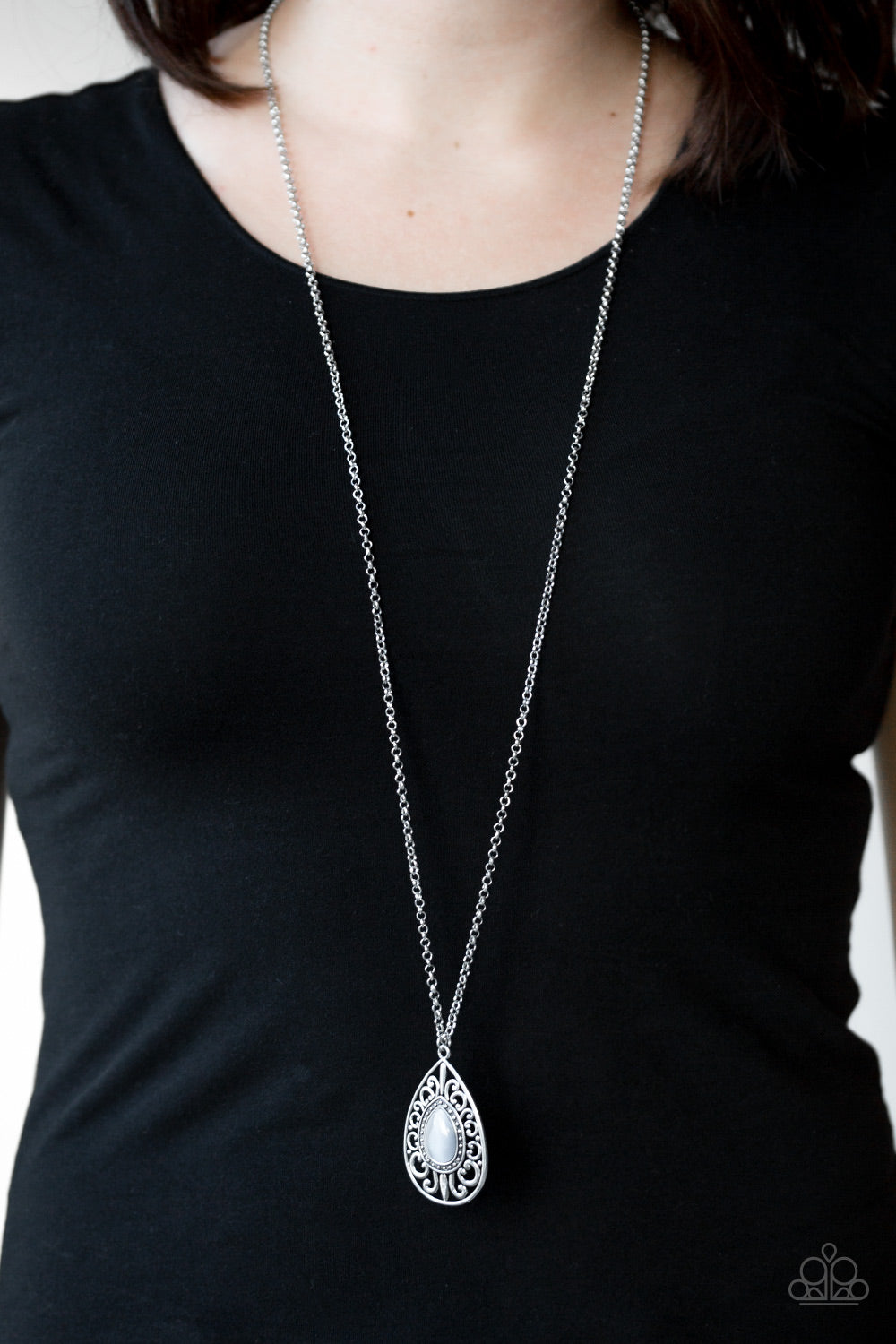 Paparazzi ♥ Modern Majesty - Silver ♥  Necklace