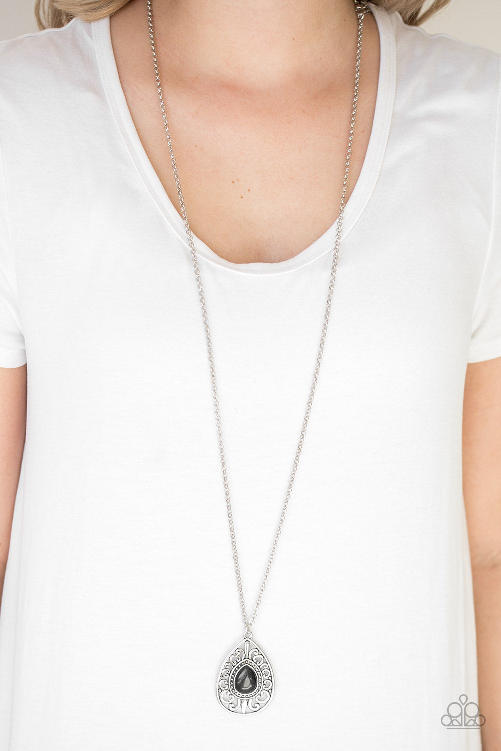 Paparazzi ♥ Modern Majesty - Black ♥  Necklace