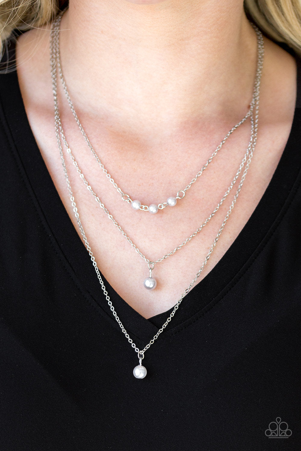 Paparazzi ♥ High Heels and Hustle - Silver ♥  Necklace