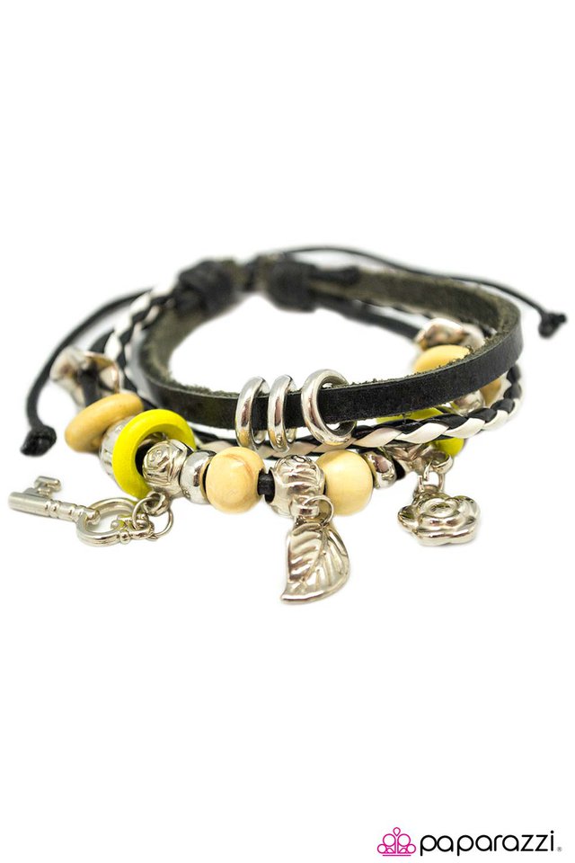 Paparazzi ♥ Here Comes the Sun - Yellow ♥ Bracelet