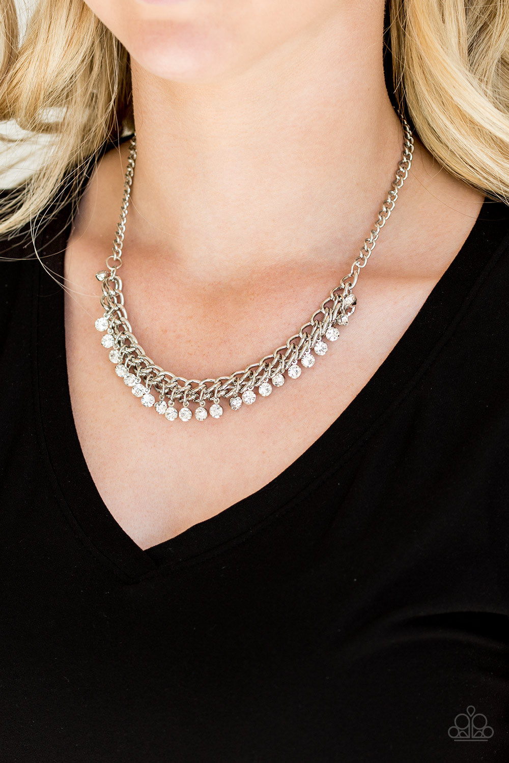 Paparazzi ♥ Glow and Grind - White ♥  Necklace