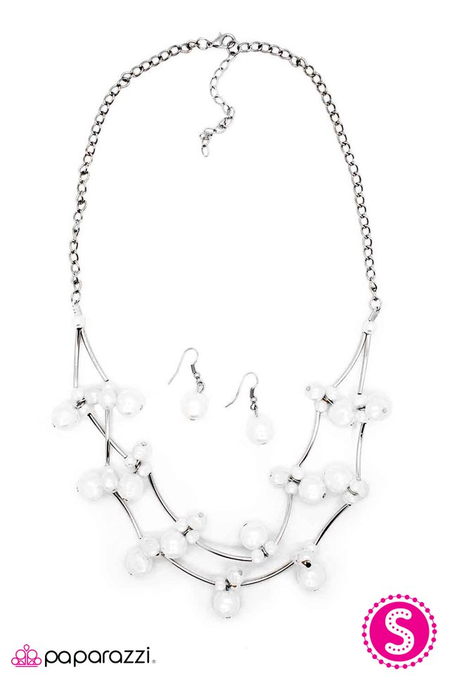 Paparazzi ♥ Instant Classic - White ♥ Necklace