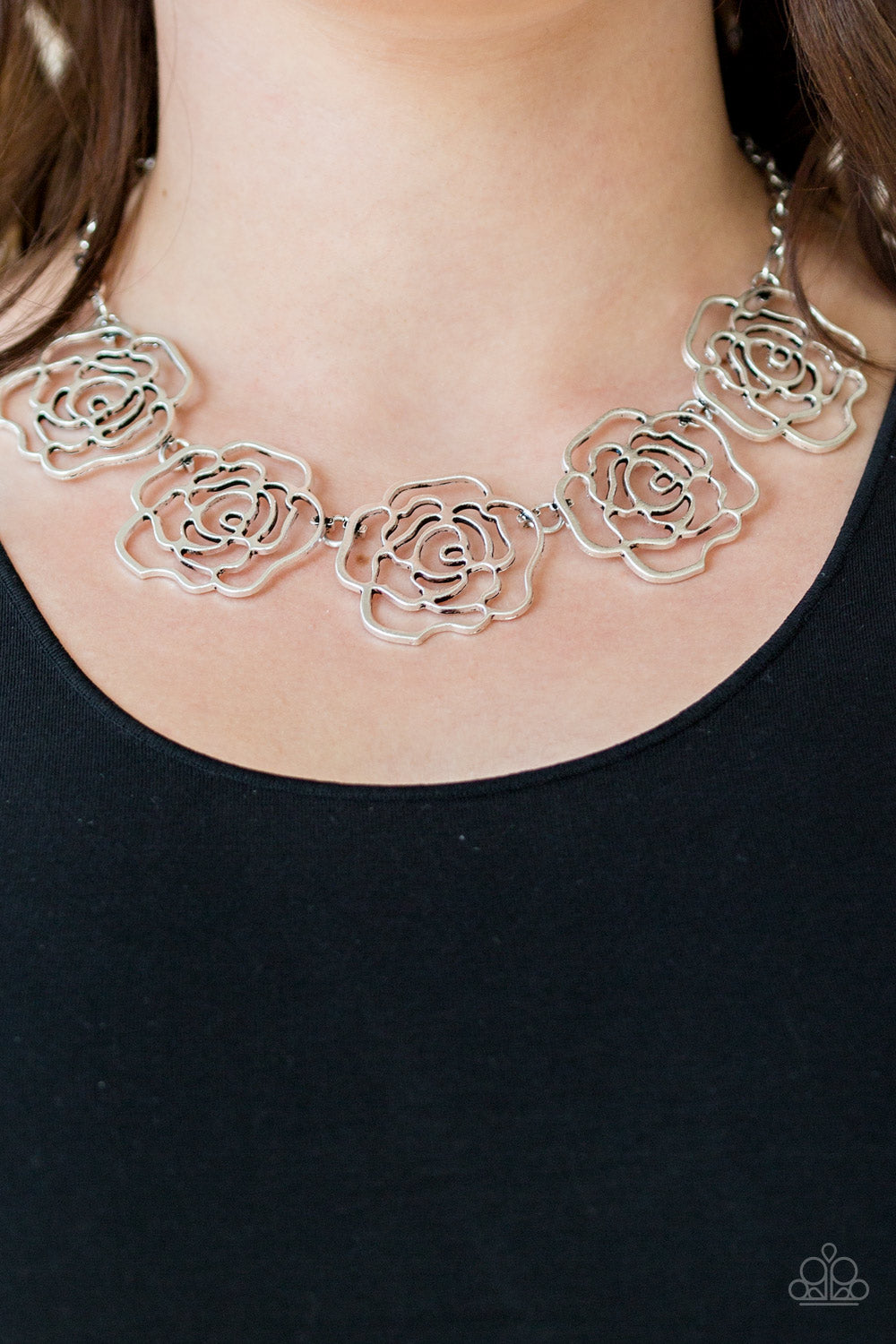 Paparazzi ♥ Budding Beauty - Silver ♥  Necklace
